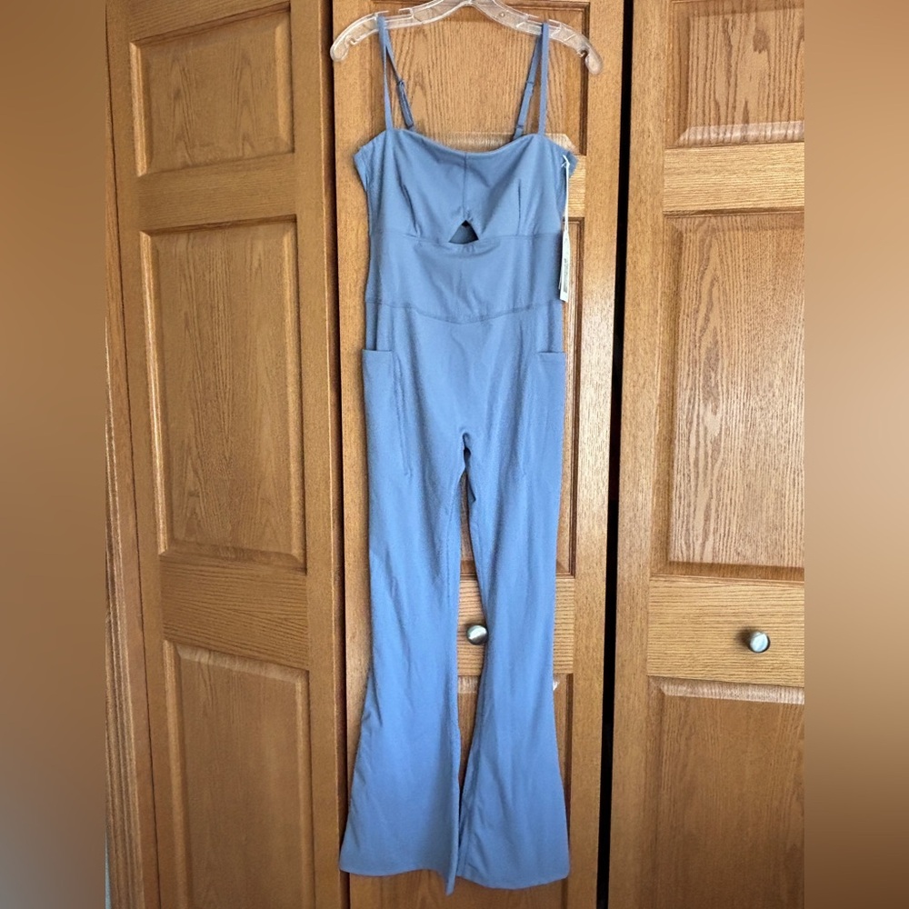 Peekaboo Onesie with Adjustable Straps size M, NWT